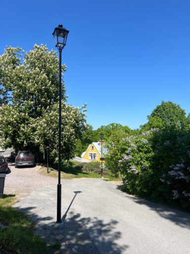 Luminaria Classic 02 Luna A, pilar Echo foto tomada en Estocolmo, Suecia